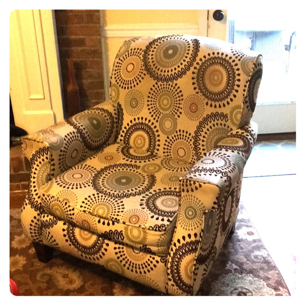 Haverty’s Chair